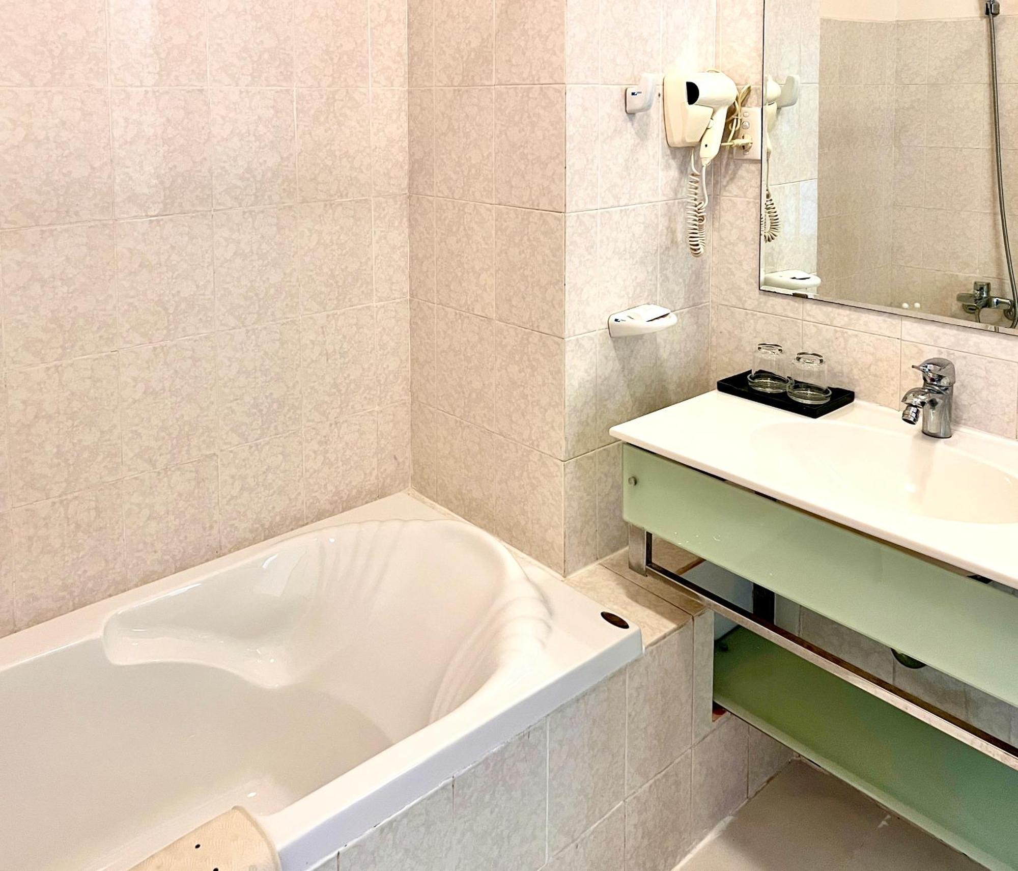 Chau Pho Hotel Тяудок Екстер'єр фото