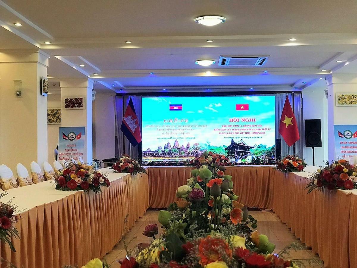 Chau Pho Hotel Тяудок Екстер'єр фото